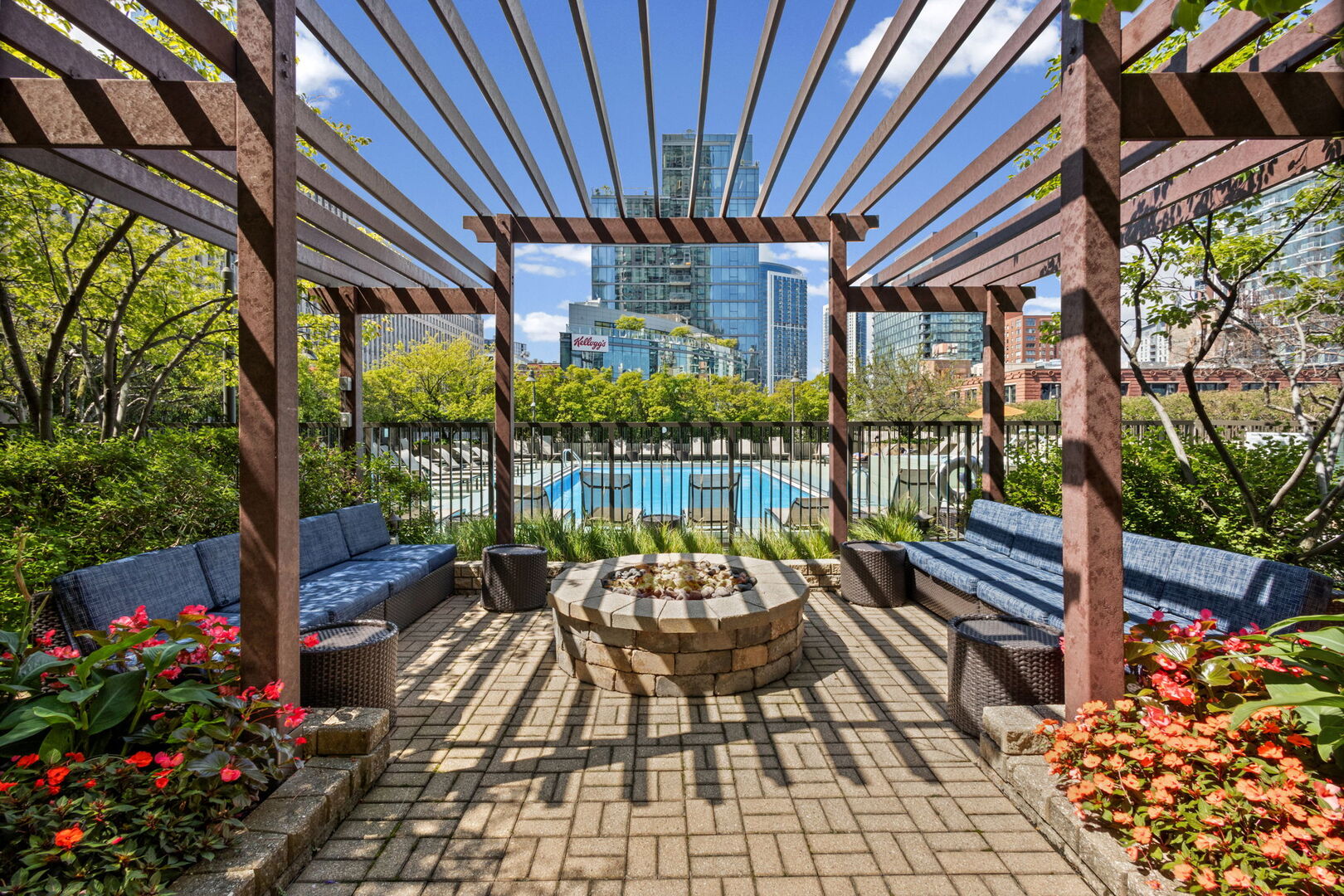 400 N La Salle Drive 1103