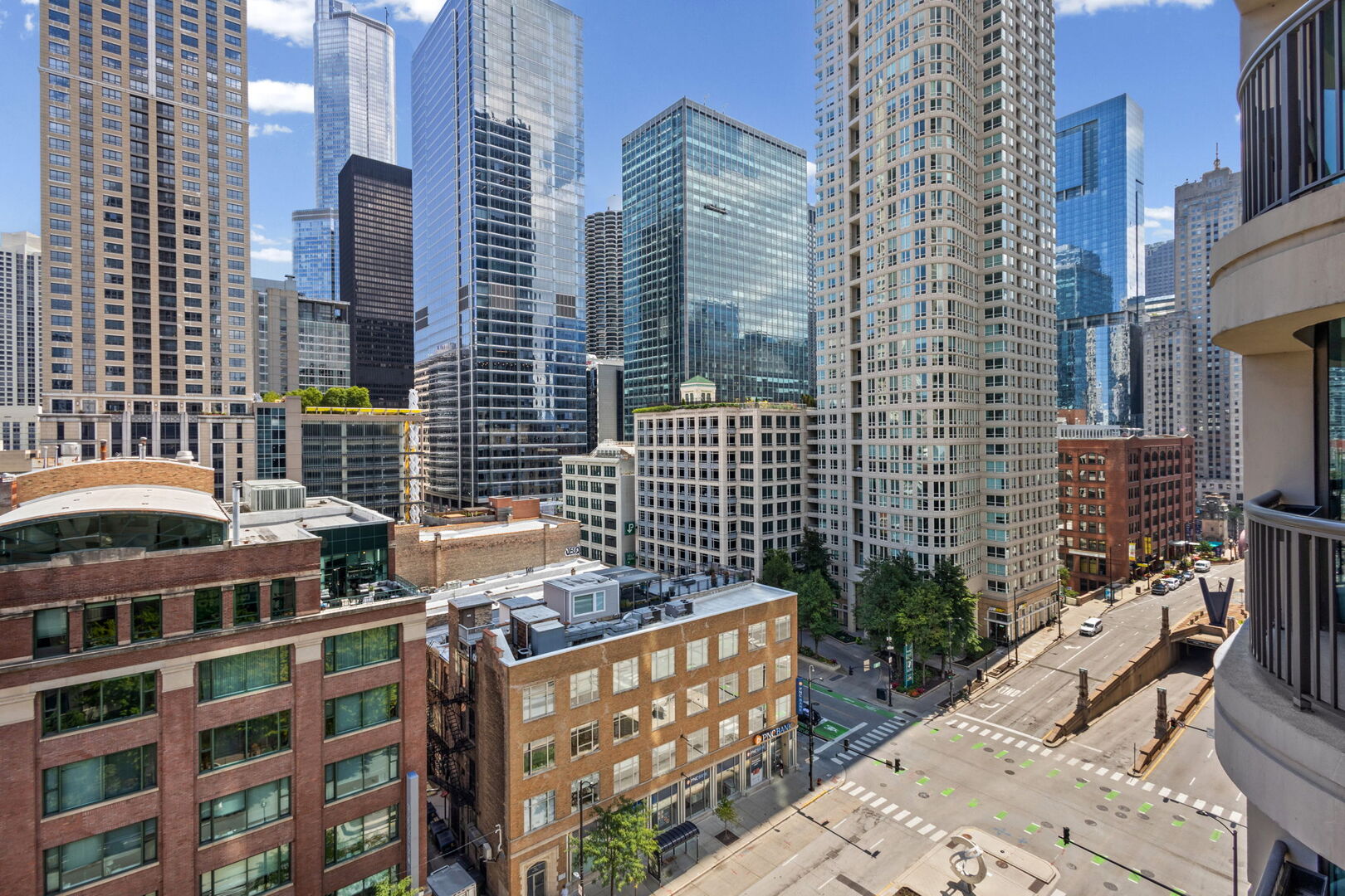 400 N La Salle Drive 1103