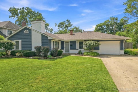 Photo of 2010 Paddock Lane, Wheaton, IL 60187 (MLS # 12773562)
