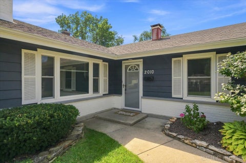 Tiny photo for 2010 Paddock Lane, Wheaton, IL 60187 (MLS # 12773562)