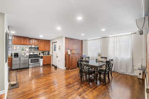 Tiny photo for 635 W Sheridan Road #G, Chicago, IL 60613 (MLS # 12683306)