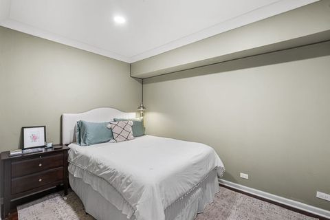 Tiny photo for 635 W Sheridan Road #G, Chicago, IL 60613 (MLS # 12683306)