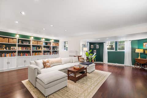 Tiny photo for 635 W Sheridan Road #G, Chicago, IL 60613 (MLS # 12683306)