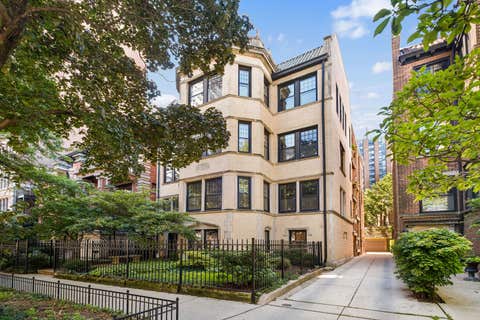 Photo of 635 W Sheridan Road #G, Chicago, IL 60613 (MLS # 12683306)