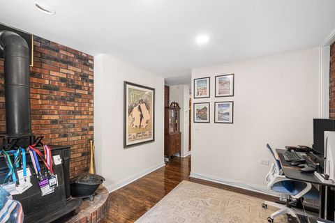 Tiny photo for 635 W Sheridan Road #G, Chicago, IL 60613 (MLS # 12683306)