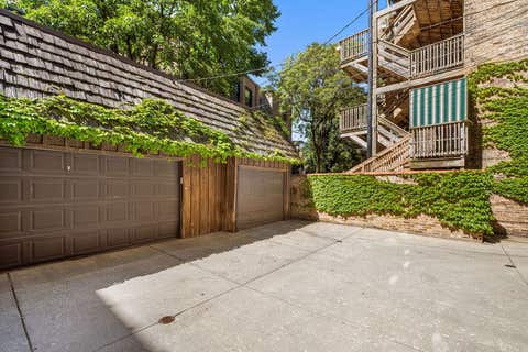Tiny photo for 635 W Sheridan Road #G, Chicago, IL 60613 (MLS # 12683306)