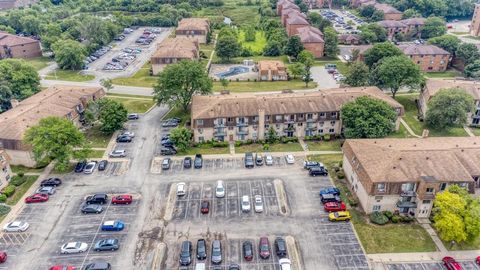 Tiny photo for 256 Shorewood Drive #2C, Glendale Heights, IL 60139 (MLS # 12489563)