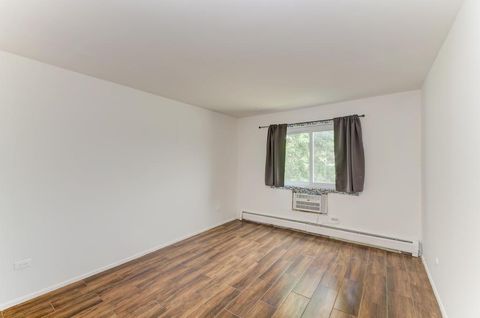 Tiny photo for 256 Shorewood Drive #2C, Glendale Heights, IL 60139 (MLS # 12489563)