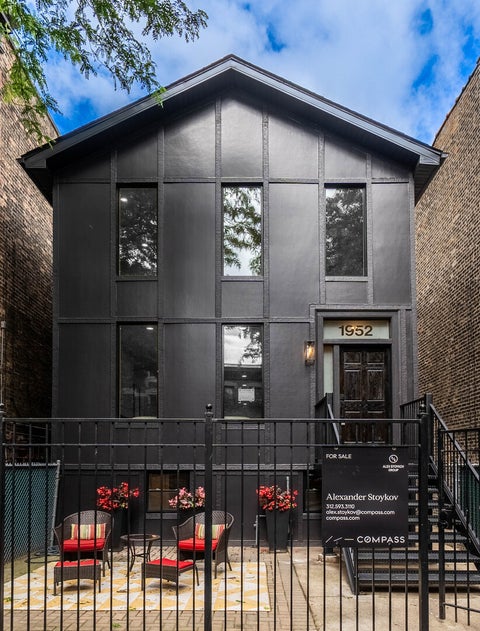 Photo of 1952 N Bissell Street, Chicago, IL 60614 (MLS # 12681328)