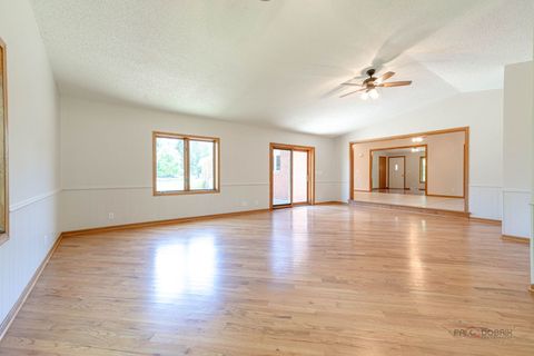 Tiny photo for 1516 W Reiche Lane, McHenry, IL 60051 (MLS # 12665933)