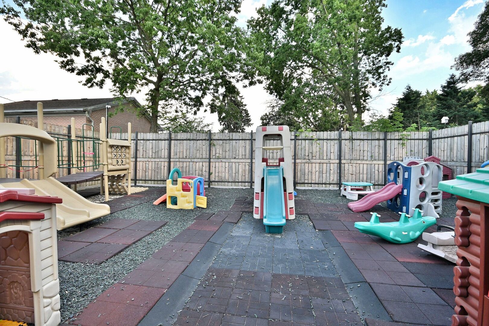 1157 E Algonquin Road