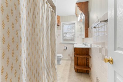 Tiny photo for 4715 W Crystal Lake Road, McHenry, IL 60050 (MLS # 12614430)