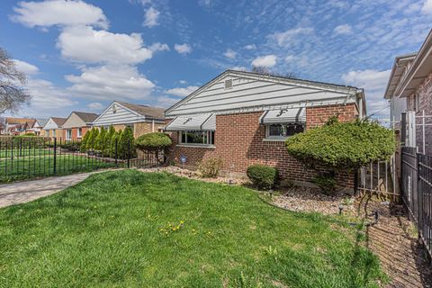 Tiny photo for 4541 S Laporte Avenue, Chicago, IL 60638 (MLS # 12623426)