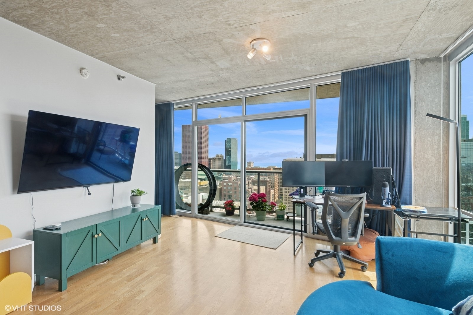 611 S Wells Street 2708