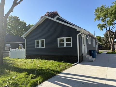 Photo of 425 W Cleveland Street, Spring Valley, IL 61362 (MLS # 12648836)