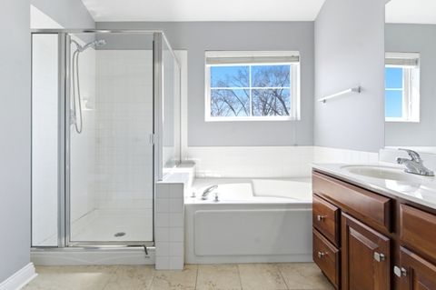 Tiny photo for 200 Tanglewood Drive, Glen Ellyn, IL 60137 (MLS # 12617043)