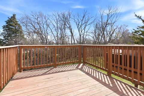 Tiny photo for 200 Tanglewood Drive, Glen Ellyn, IL 60137 (MLS # 12617043)