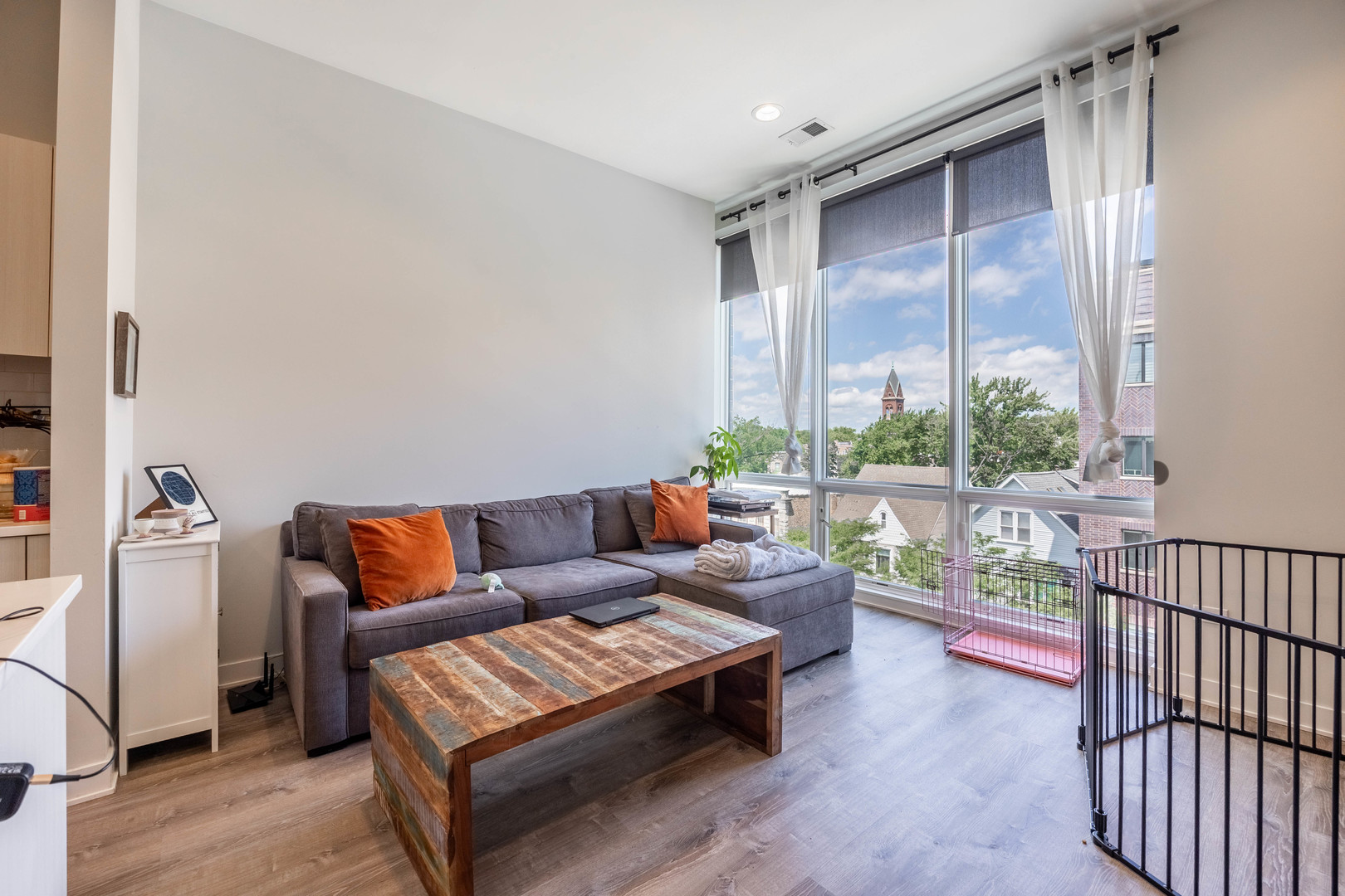 2247 W Lawrence Avenue 201