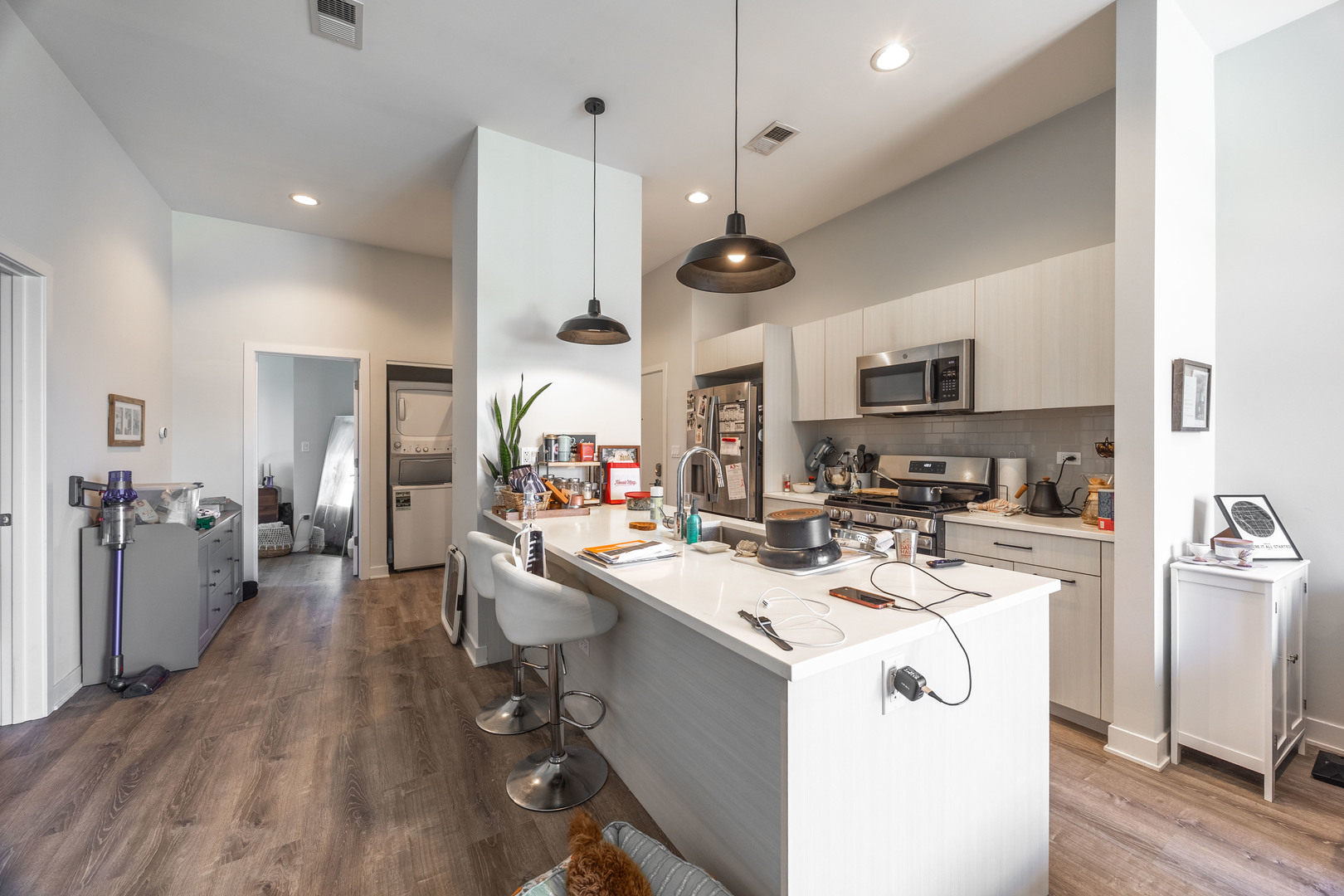 2247 W Lawrence Avenue 201