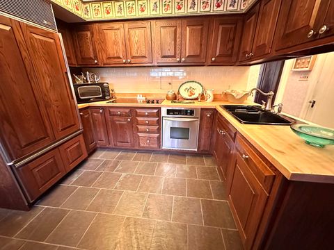 Tiny photo for 402 W Iowa Street, Urbana, IL 61801 (MLS # 12597882)