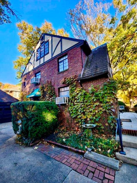 Tiny photo for 402 W Iowa Street, Urbana, IL 61801 (MLS # 12597882)