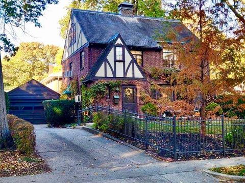 Tiny photo for 402 W Iowa Street, Urbana, IL 61801 (MLS # 12597882)