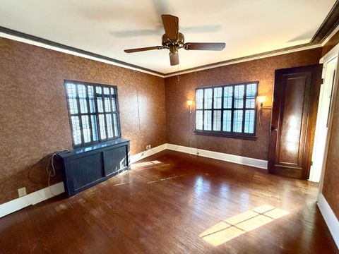 Tiny photo for 402 W Iowa Street, Urbana, IL 61801 (MLS # 12597882)