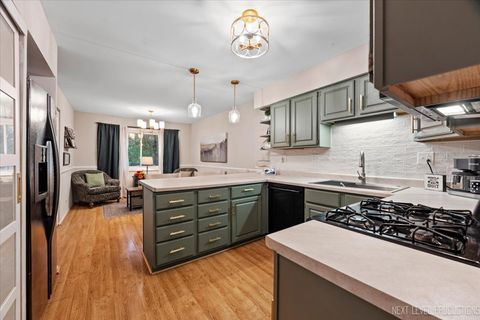 Tiny photo for 1592 Kirkwood Drive #1592, Geneva, IL 60134 (MLS # 12430153)