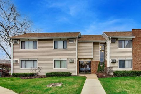 Photo of 400 Bayside Drive #5, Palatine, IL 60074 (MLS # 12607762)