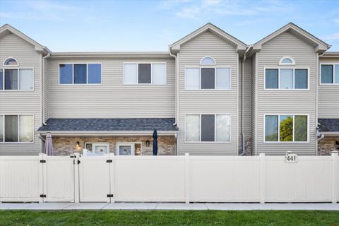Photo of 441 Park Ridge Lane, Aurora, IL 60504 (MLS # 12487511)