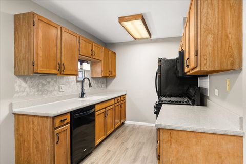 Tiny photo for 441 Park Ridge Lane, Aurora, IL 60504 (MLS # 12487511)