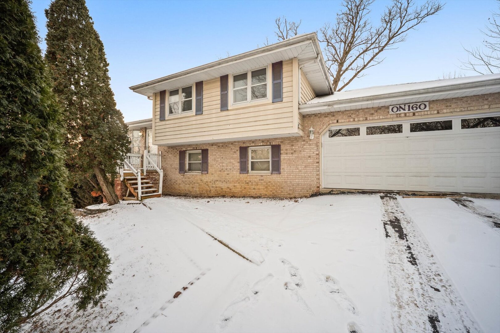 0N160 Sarana Avenue