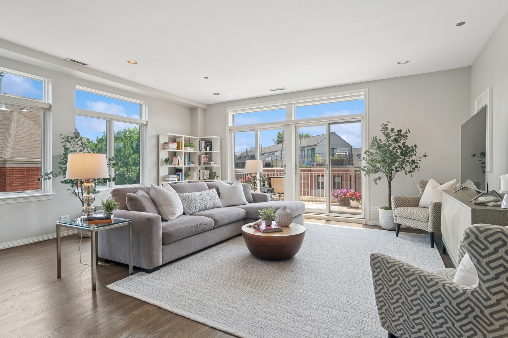 1155 W Armitage Avenue 308