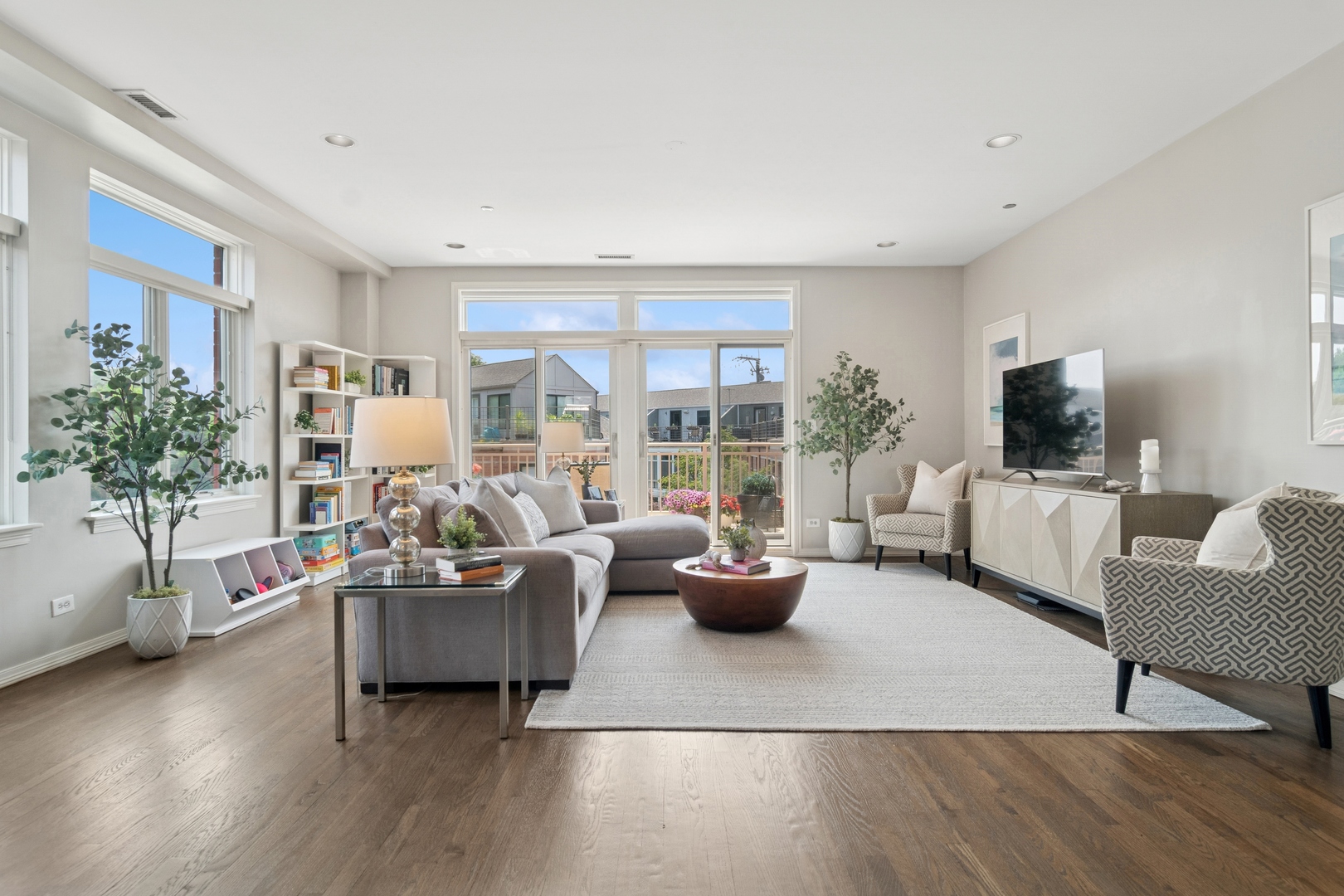 1155 W Armitage Avenue 308