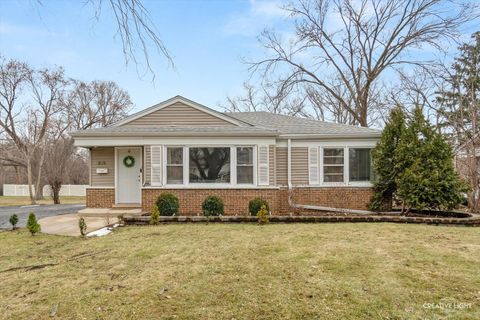 Photo of 572 Glendale Avenue, Glen Ellyn, IL 60137 (MLS # 12537294)