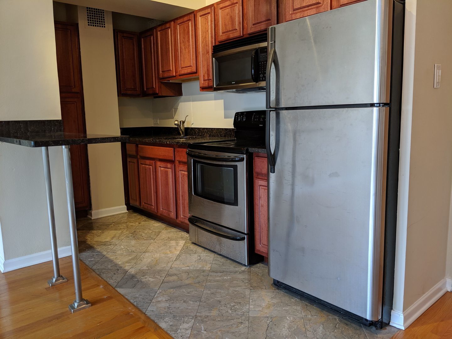 4180 N Marine Drive 811
