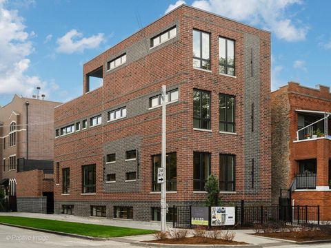 825 N Leavitt Street Chicago IL 60622
