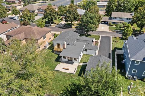 A home in Mount Prospect