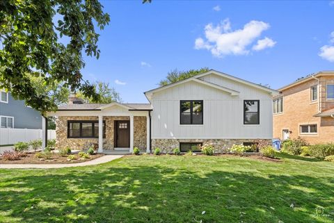 A home in Mount Prospect