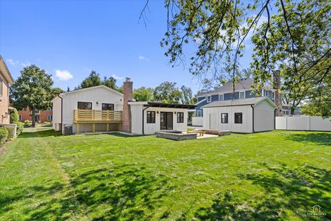 A home in Mount Prospect