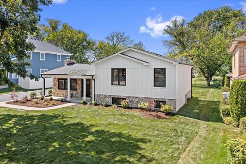 A home in Mount Prospect