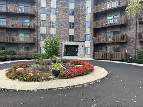 Tiny photo for 120 Lakeview Drive #109, Bloomingdale, IL 60108 (MLS # 12504678)