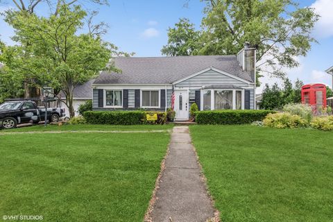 Tiny photo for 3212 Lindenwood Lane, Glenview, IL 60025 (MLS # 12405633)