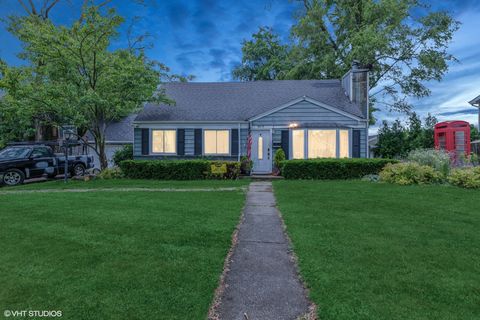Tiny photo for 3212 Lindenwood Lane, Glenview, IL 60025 (MLS # 12405633)