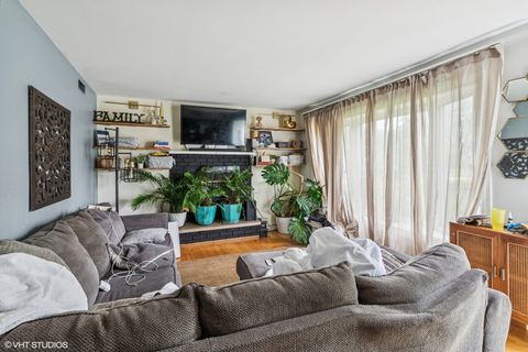 Tiny photo for 3212 Lindenwood Lane, Glenview, IL 60025 (MLS # 12405633)