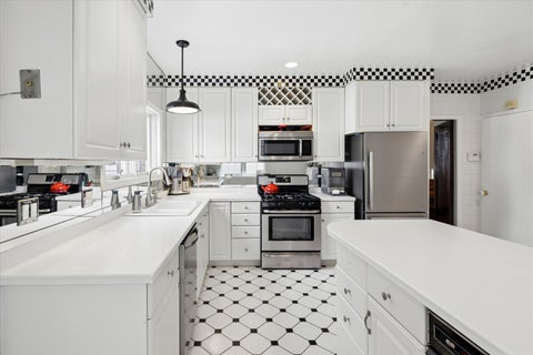 Tiny photo for 5940 N Knox Avenue, Chicago, IL 60646 (MLS # 12706218)