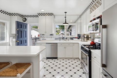 Tiny photo for 5940 N Knox Avenue, Chicago, IL 60646 (MLS # 12706218)