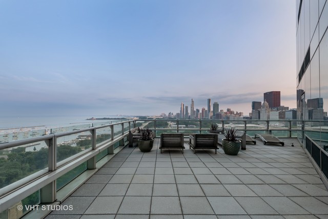 340 E RANDOLPH Street 1503