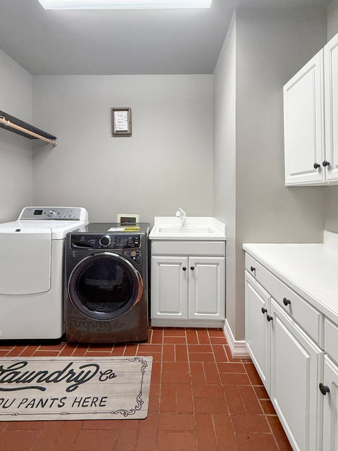 Tiny photo for 1677 Barberry Circle, Freeport, IL 61032 (MLS # 12743380)
