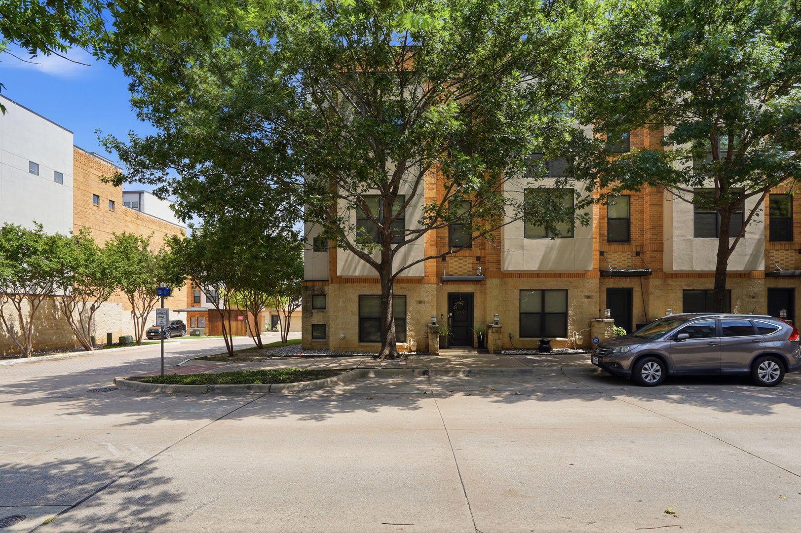 644 E Bluff Street